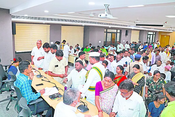 అర్జీలు సత్వరం పరిష్కారం