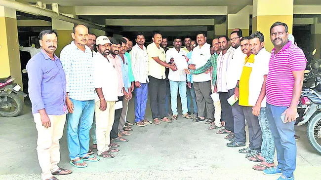 ఫీల్డ్ అసిస్టెంట్లకు ఉద్యోగ భద్రత కల్పించాలి