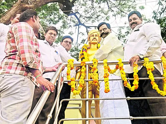 సత్తెన్న ఆశయ సాధనకు కృషి చేయాలి 