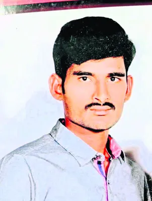 అప్పుల బాధతో ఆత్మహత్య