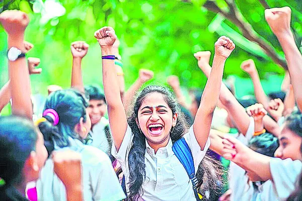 ఇంటర్‌లో బాలికల హవా