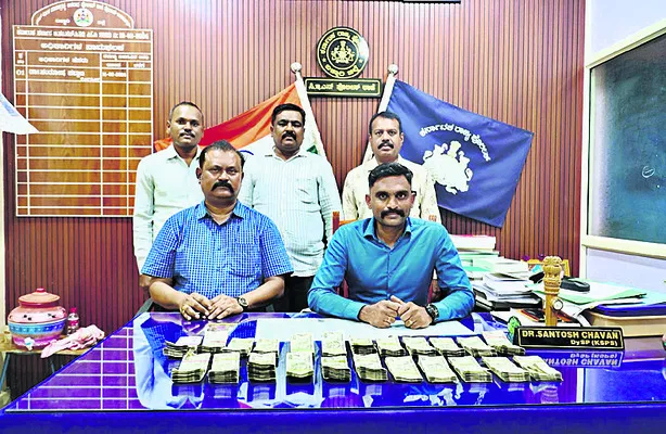 ఉద్యోగాలిప్పిస్తానంటూ లక్షల్లో మోసం.. వ్యక్తి అరెస్ట్