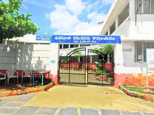 సిబ్బంది కొరత.. వాహనదారులకు వెత 