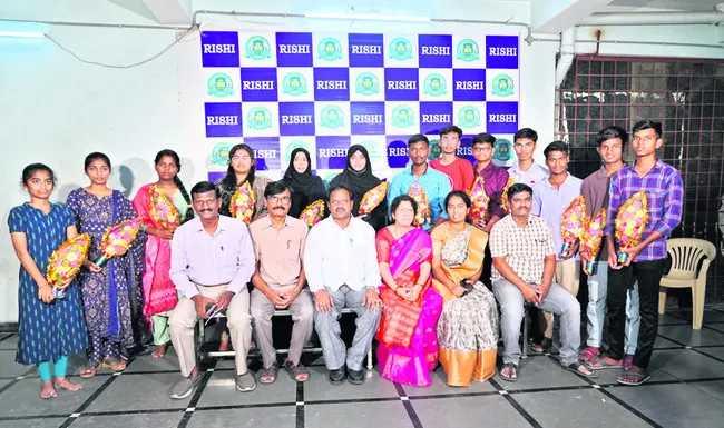 ఇంటర్‌ ఫలితాల్లో ‘రిషి’ సంచలనం 