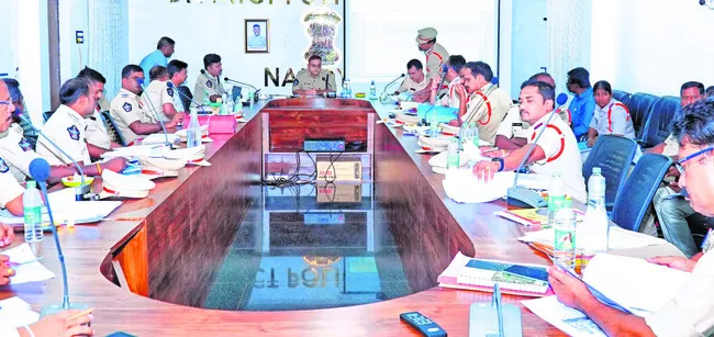 నేరాల నియంత్రణకు పకడ్బందీ చర్యలు చేపట్టాలి