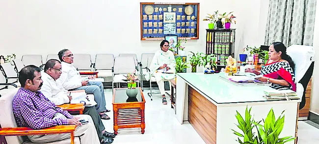 లోక్ అదాలత్లో ఎక్కువ కేసులు పరిష్కరించాలి