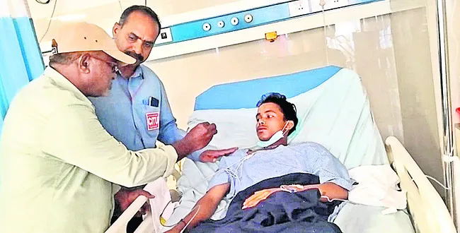 అమ్మోనియా గ్యాస్‌ లీక్‌.. ఐదుగురికి అస్వస్థత 