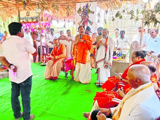 వైభవంగా విగ్రహ ప్రతిష్ఠా మహోత్సవం 