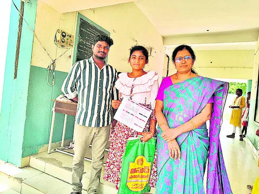 అక్కాబావ వద్దకే దేవి
