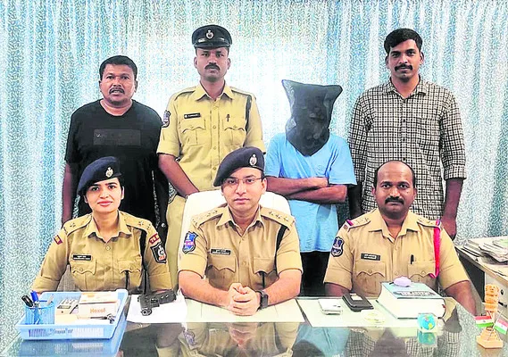 అంతర్రాష్ట్ర దొంగ అరెస్టు