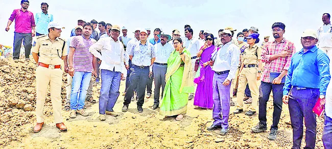 పుష్కరాల పనుల్లో వేగం పెరగడం లేదు