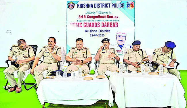 హోంగార్డ్ల సంక్షేమానికి నిరంతరం కృషి