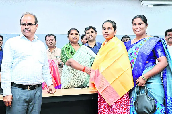 సేవాభావంతోనే ప్రతిభకు గుర్తింపు