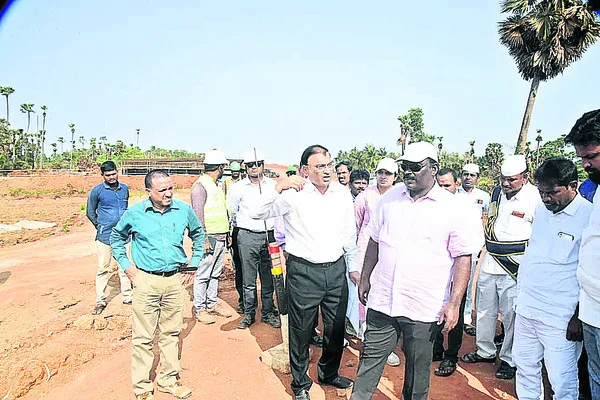 అప్రోచ్‌ రోడ్డు రైతుల సమస్యలు పరిష్కరిస్తాం