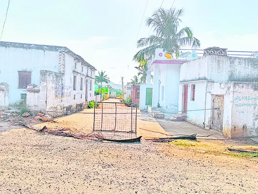 చోరీ కేసులో నలుగురి అరెస్ట్‌ 