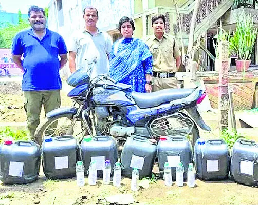 160లీటర్ల సారాతో వ్యక్తి అరెస్టు