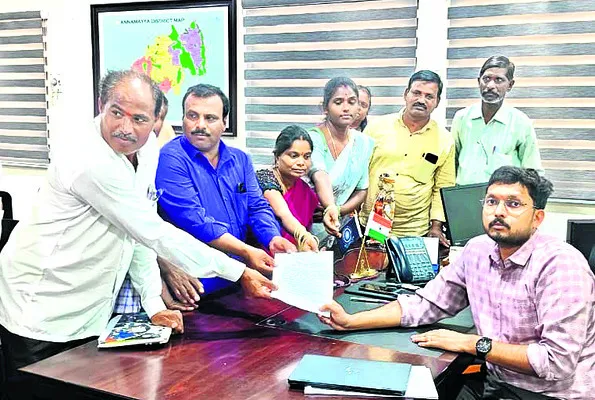 వయోజన విద్య నుంచి మినహాయించాలి 