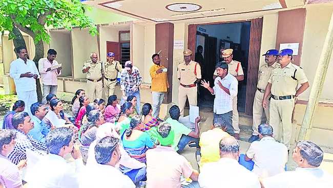 ప్రత్యేక డీఎస్సీని ప్రకటించాలని డిమాండ్