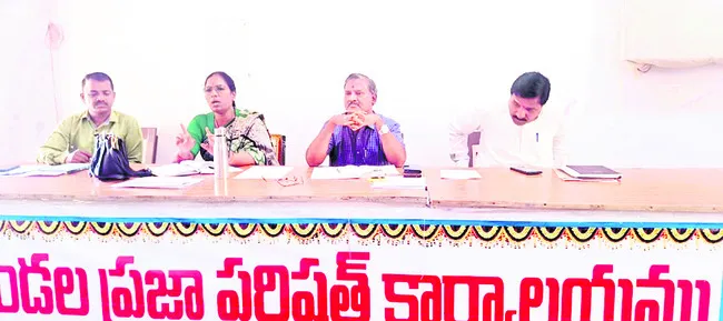 ‘ఉపాధి’ పని ప్రదేశాల్లో వసతులు కల్పించాలి