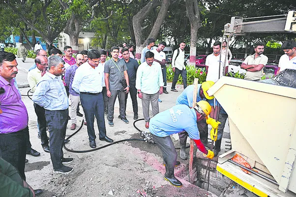 ‘సీవర్‌ క్రోక్‌’ పనితీరు పరిశీలన 