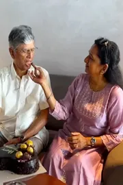 SA Chandrasekhar Gifts Car to His Wife on Wedding Anniversary6