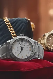 Luxury goods costing above Rs 10 lakh will now attract 1pc TCS11