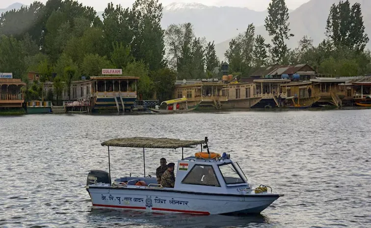 90percent Tourist Bookings For Kashmir Cancelled