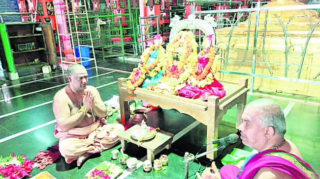 ● కల్యాణం..కమనీయం..