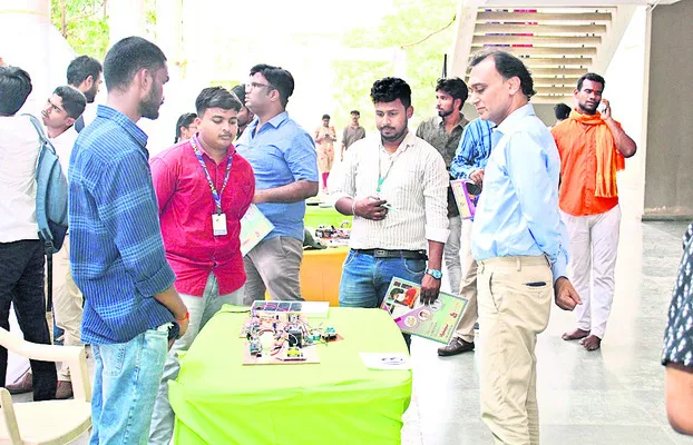 నూతన ఆవిష్కరణలు చేపట్టాలి 