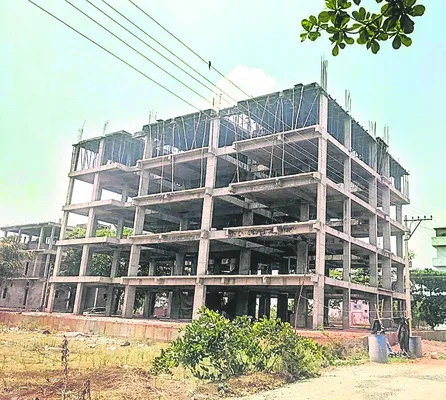 నిర్మాణం పెనుభారం!