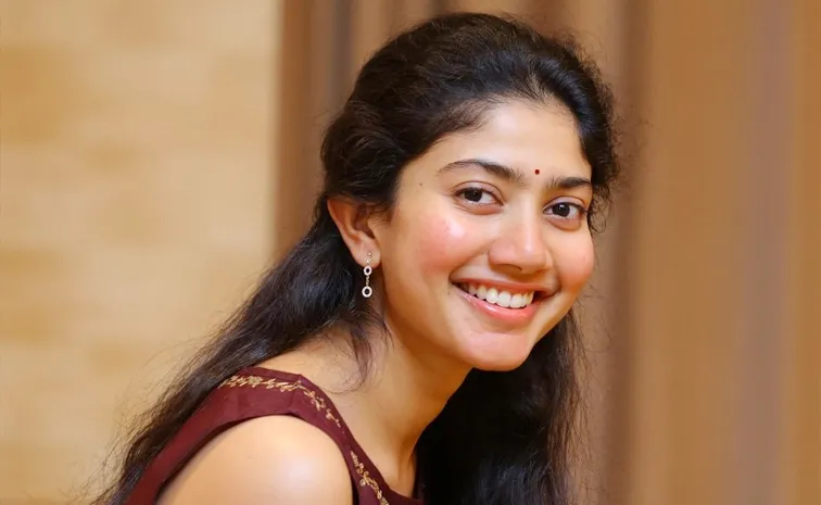 Sai Pallavi Green Signal for Another Lady Oriented Film