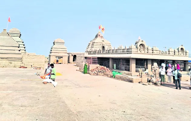 సంగమేశ్వరా.. దారి చూపవా.. 