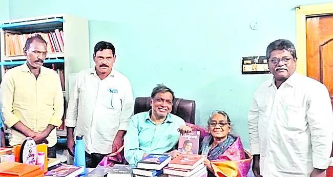 కవి కత్తి పద్మారావుకు ఘన సన్మానం 