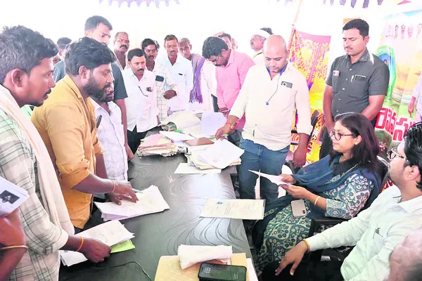భూ భారతితో భూ సమస్యల పరిష్కారం