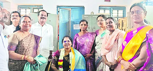 న్యాయమూర్తి ప్రవళికకు సన్మానం 