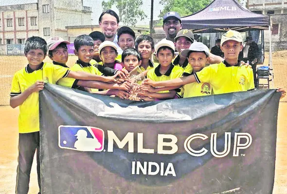 జాతీయ స్థాయి బేస్‌ బాల్‌ పోటీలకు ఎంపిక 