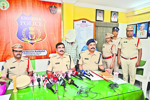 హత్య కేసులో ఇద్దరి అరెస్ట్‌ 