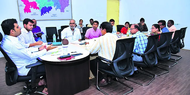 ఇంటింటా సౌర వెలుగులు విరజిమ్మాలి