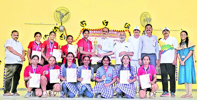 బాలిక
