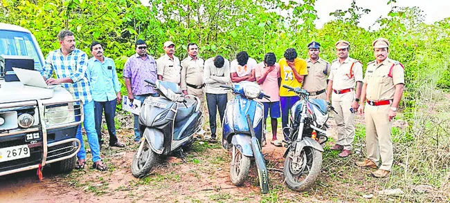 దారి దోపిడీ కేసులో నలుగురి అరెస్టు 
