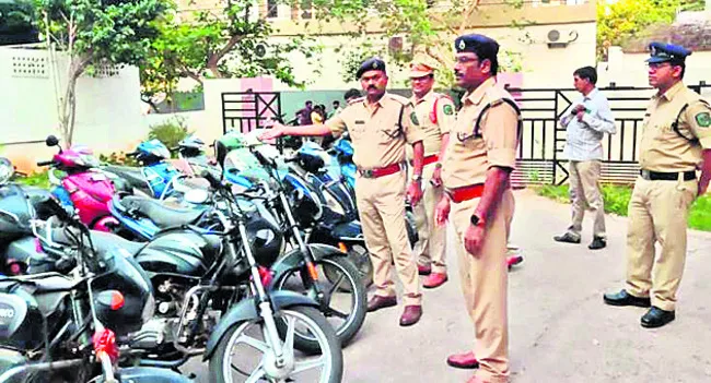 బైక్‌ల దొంగ అరెస్ట్‌