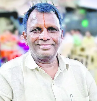 హైదరాబాద్‌కు ఉదయం పూట బస్సు సౌకర్యం కల్పించాలి