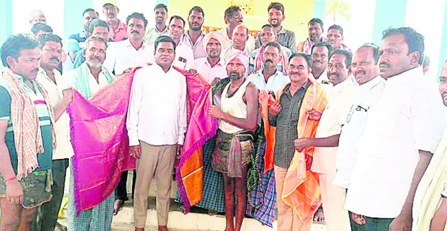 గీత కార్మికుల సమస్యల పరిష్కారానికి కృషి