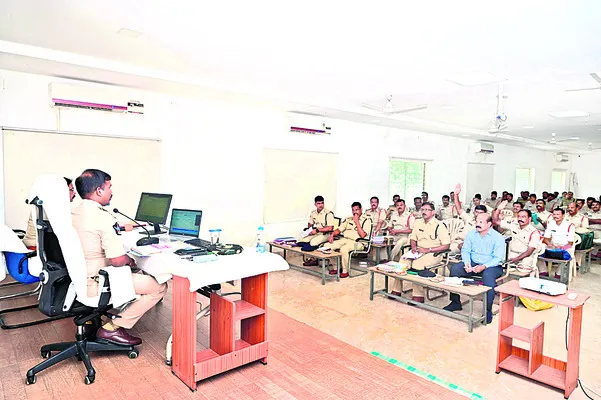 ఆధునిక నేర పోకడపై అవగాహన తప్పనిసరి