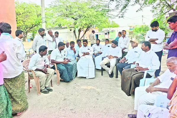 బాధితులకు వైఎస్సార్సీపీ అండ