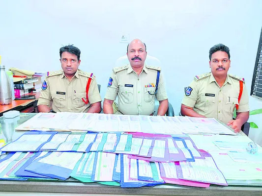 అధిక వడ్డీ వసూలు చేస్తే కఠిన చర్యలు