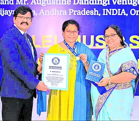 రావినూతల వాసికి గిన్నిస్‌ బుక్‌ ఆఫ్‌ వరల్డ్‌లో స్థానం 