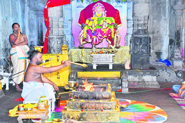 ప్రశాంతంగా  మోడల్‌ స్కూళ్ల పరీక్ష  