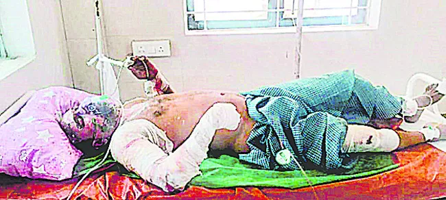 చికిత్స పొందుతూ కార్మికుడి మృతి