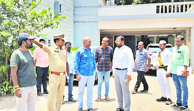 మేయర్‌ ఎన్నిక ఏర్పాట్ల పరిశీలన 